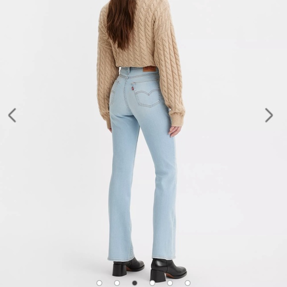 Lev’s 725 High rise bootcut light wash - Picture 14 of 16